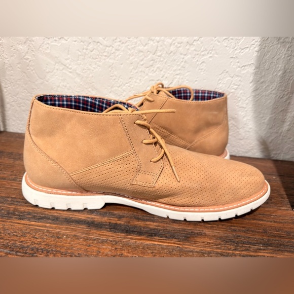 Ben Sherman Whitby Round Toe Chukka  Mens Brown Casual Boots main image 12